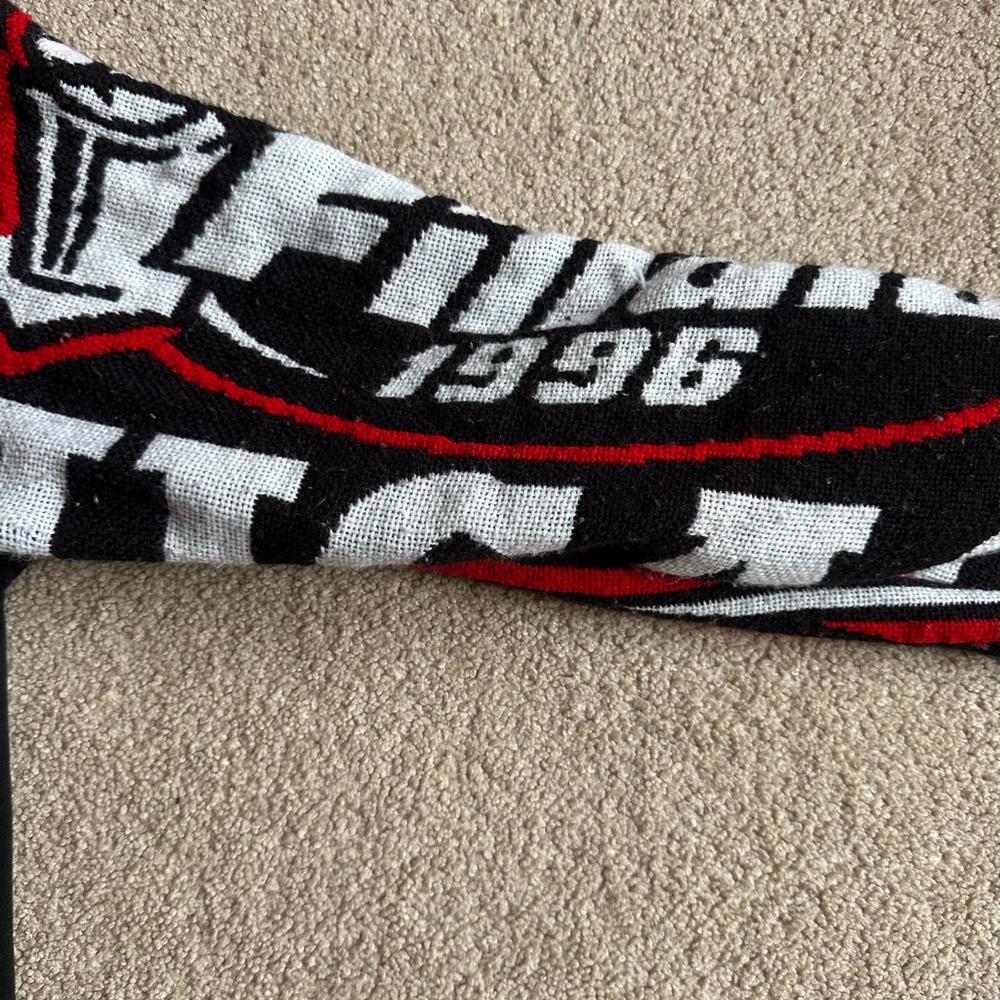Chicago bulls vintage reworked upcycled Black and Red Bulls Graphic Hoodie! - Picture 2 of 8